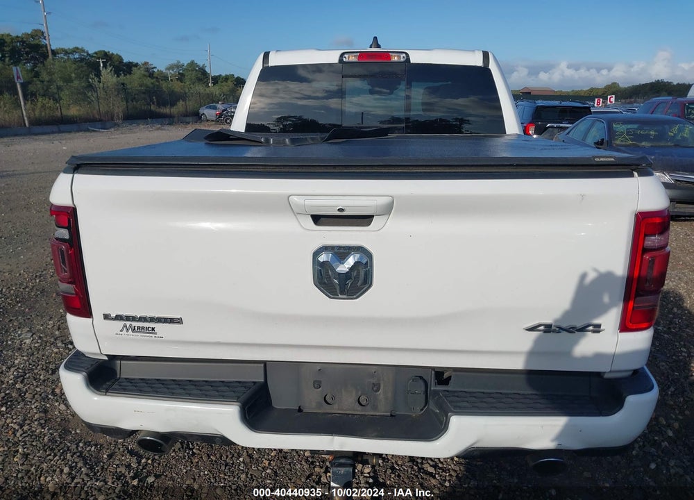 2021 RAM 1500 LAIE  4X4 5'7 BOX VIN: 1C6SRFJT0MN780110