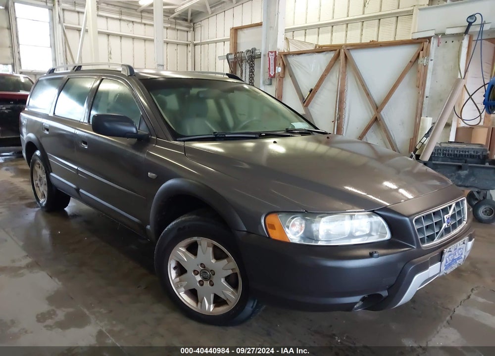 2005 VOLVO XC70 2.5T AWD VIN: YV1SZ592551204031
