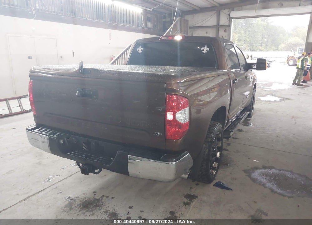 2017 TOYOTA TUNDRA SR5 5.7L V8 VIN: 5TFEW5F15HX224904