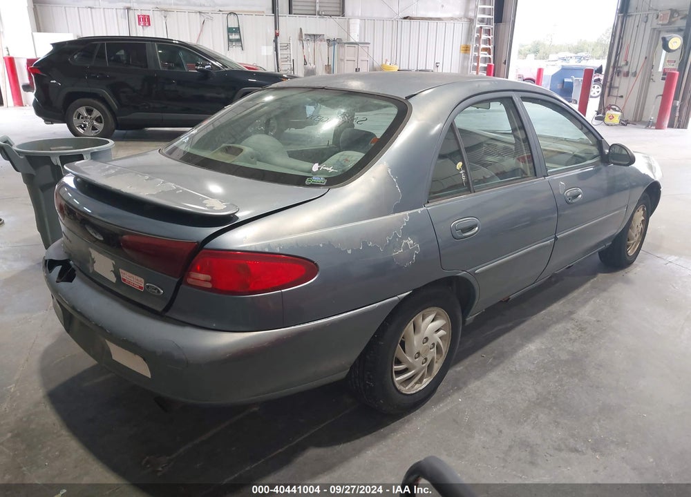 1999 FORD ESCORT SE VIN: 1FAFP13P9XW205334