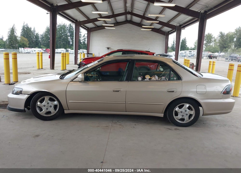 2000 HONDA ACCORD 2.3 EX VIN: JHMCG5652YC001250