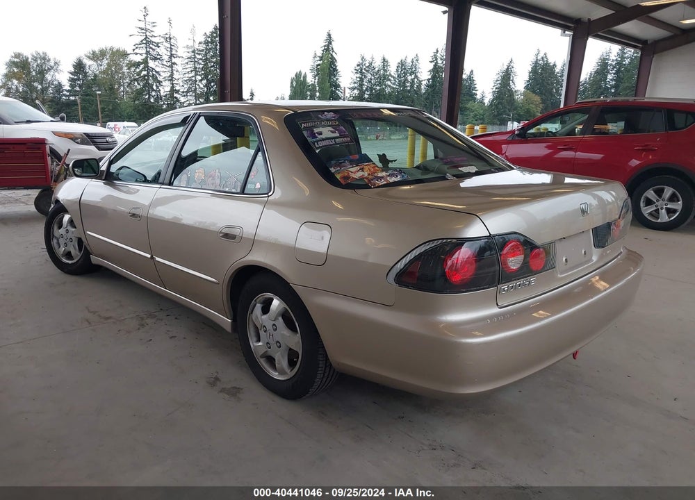 2000 HONDA ACCORD 2.3 EX VIN: JHMCG5652YC001250