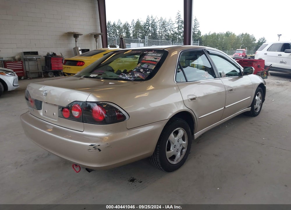 2000 HONDA ACCORD 2.3 EX VIN: JHMCG5652YC001250