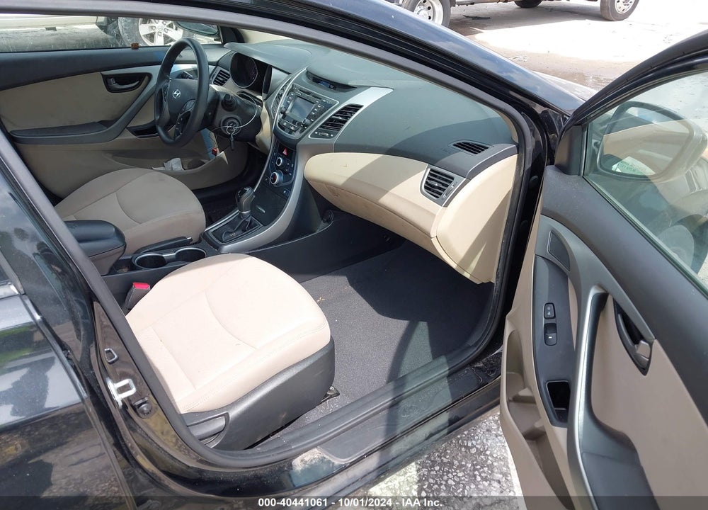 2014 HYUNDAI ELANTRA SE VIN: 5NPDH4AE0EH490056