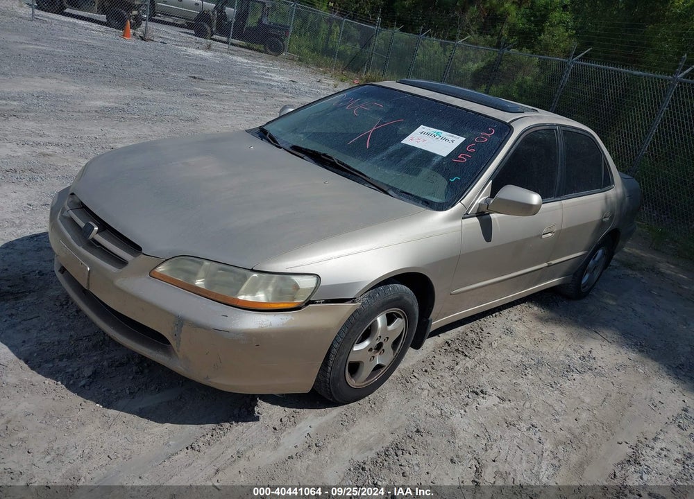 2000 HONDA ACCORD 3.0 EX VIN: 1HGCG1656YA015272