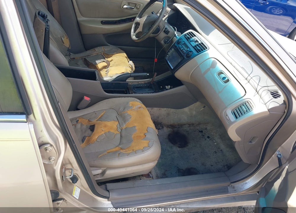 2000 HONDA ACCORD 3.0 EX VIN: 1HGCG1656YA015272