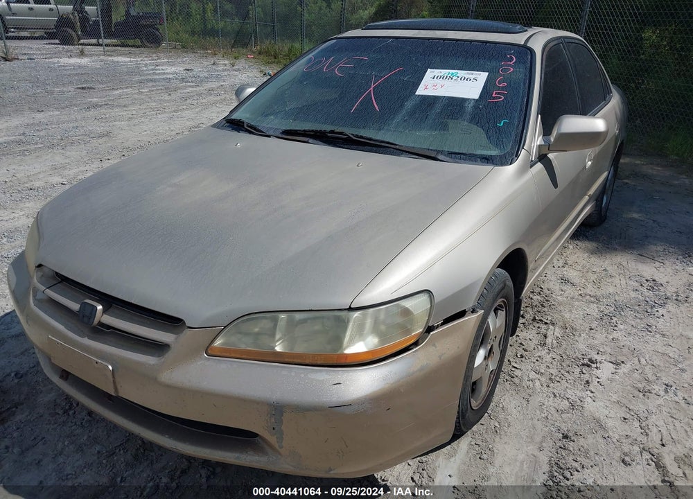 2000 HONDA ACCORD 3.0 EX VIN: 1HGCG1656YA015272
