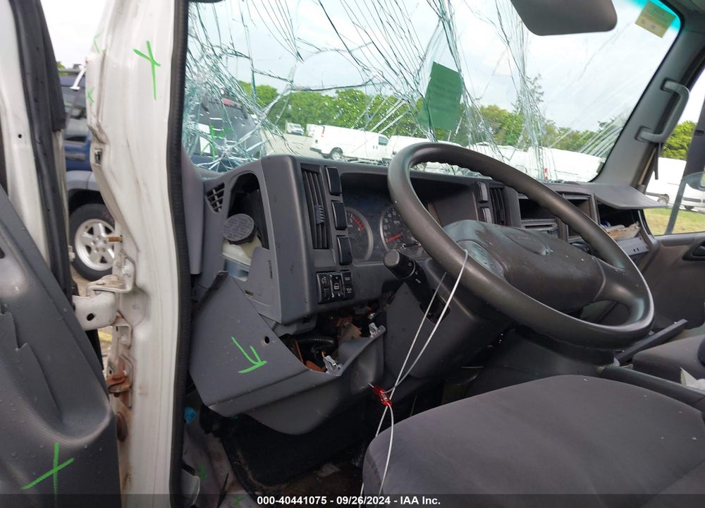 2015 ISUZU NPR DSL REG AT VIN: JALC4W163F7003786