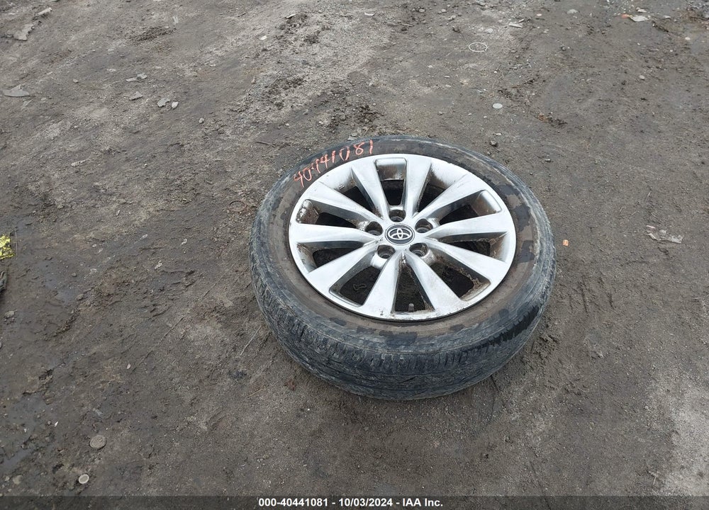 2001 TOYOTA AVALON XLS VIN: 4T1BF28B61U147227