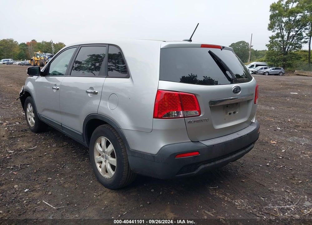 2013 KIA SORENTO LX VIN: 5XYKT3A16DG399361
