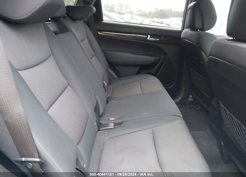 2013 KIA SORENTO LX VIN: 5XYKT3A16DG399361