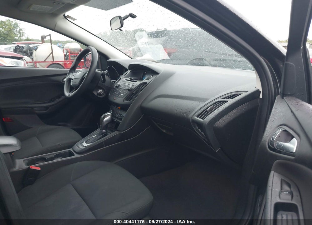 2015 FORD FOCUS SE VIN: 1FADP3F26FL282651