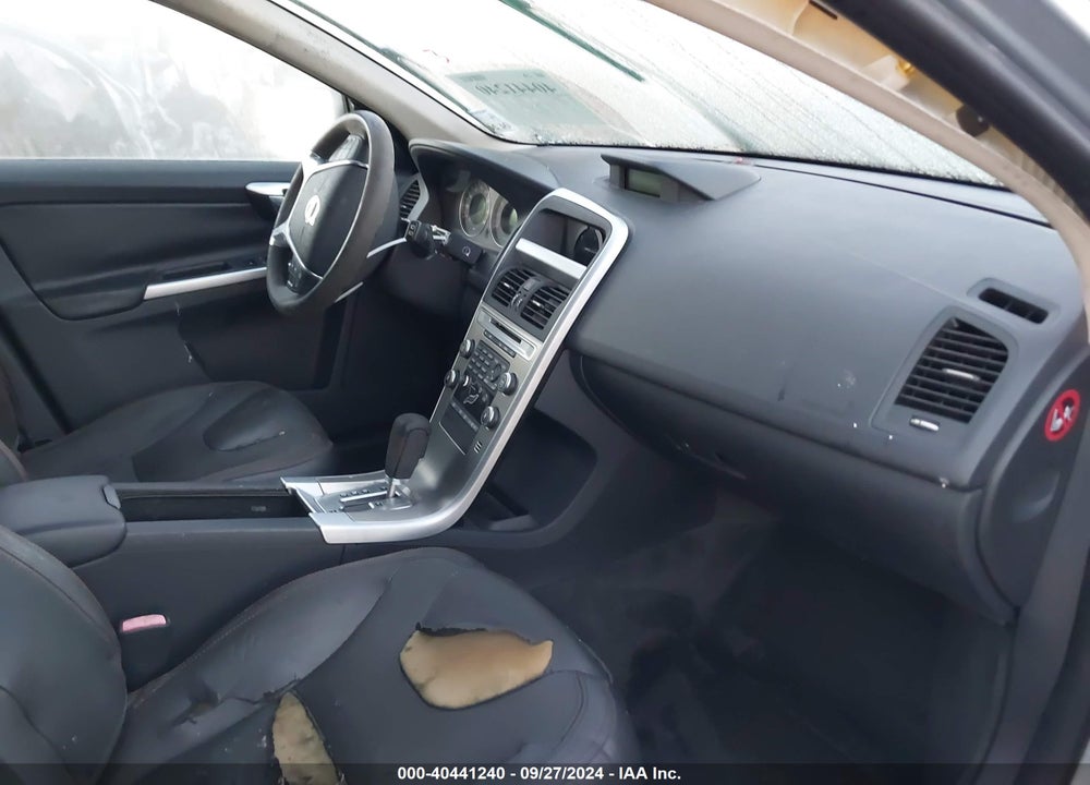 2011 VOLVO XC60 3.2/3.2 R-DESIGN VIN: YV4952DL0B2172428