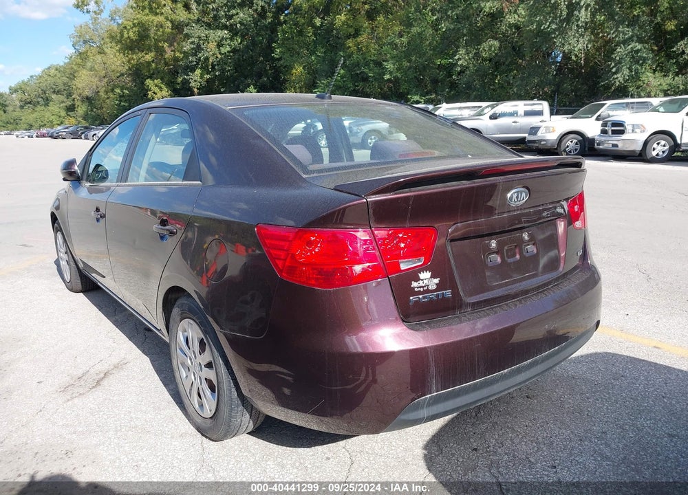 2011 KIA FORTE EX VIN: KNAFU4A24B5330605