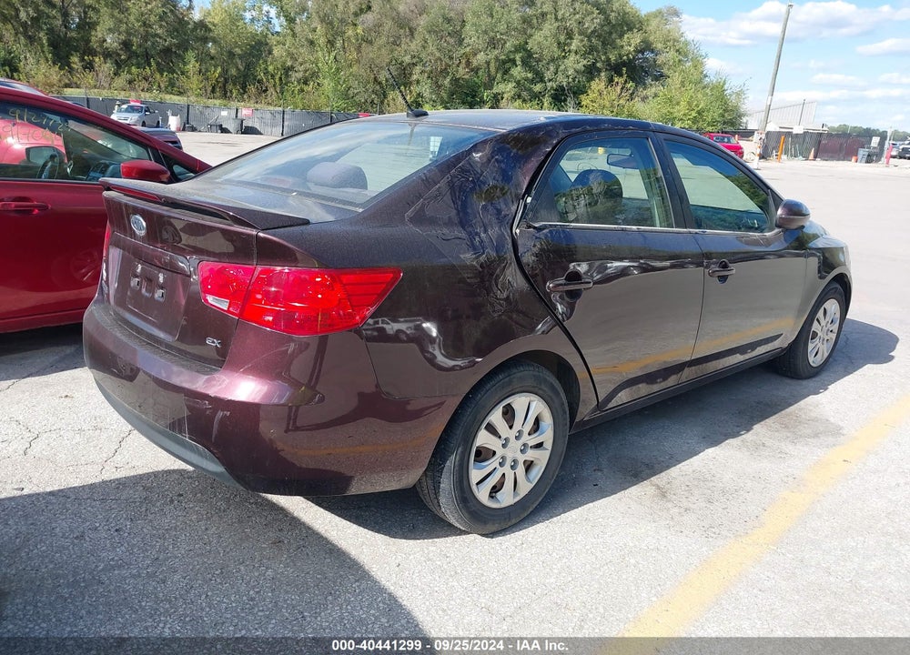 2011 KIA FORTE EX VIN: KNAFU4A24B5330605