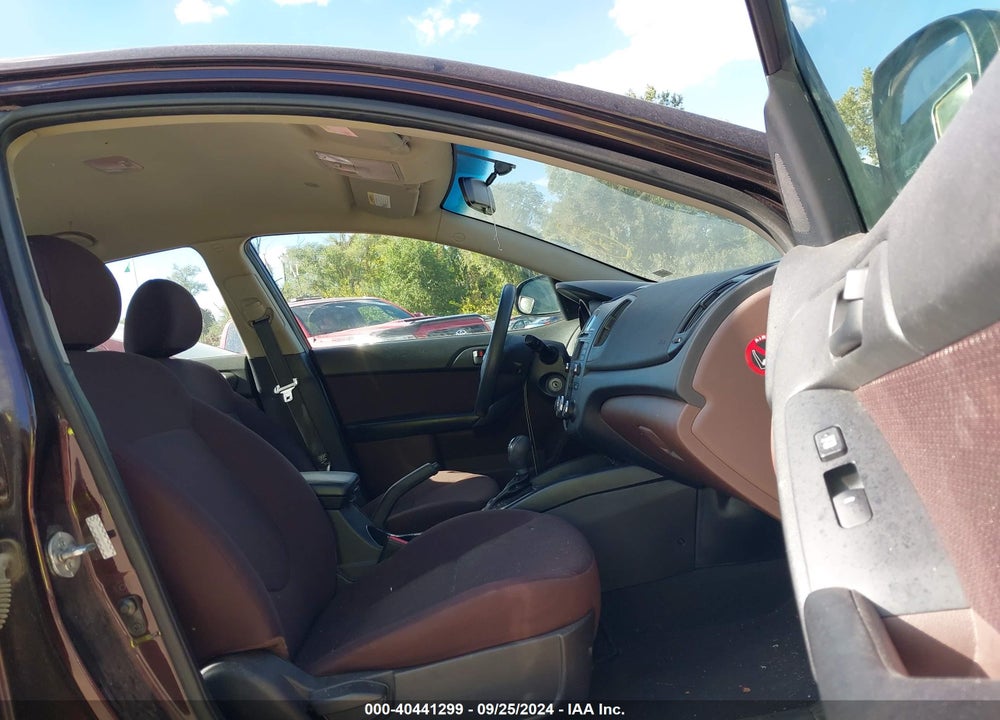 2011 KIA FORTE EX VIN: KNAFU4A24B5330605