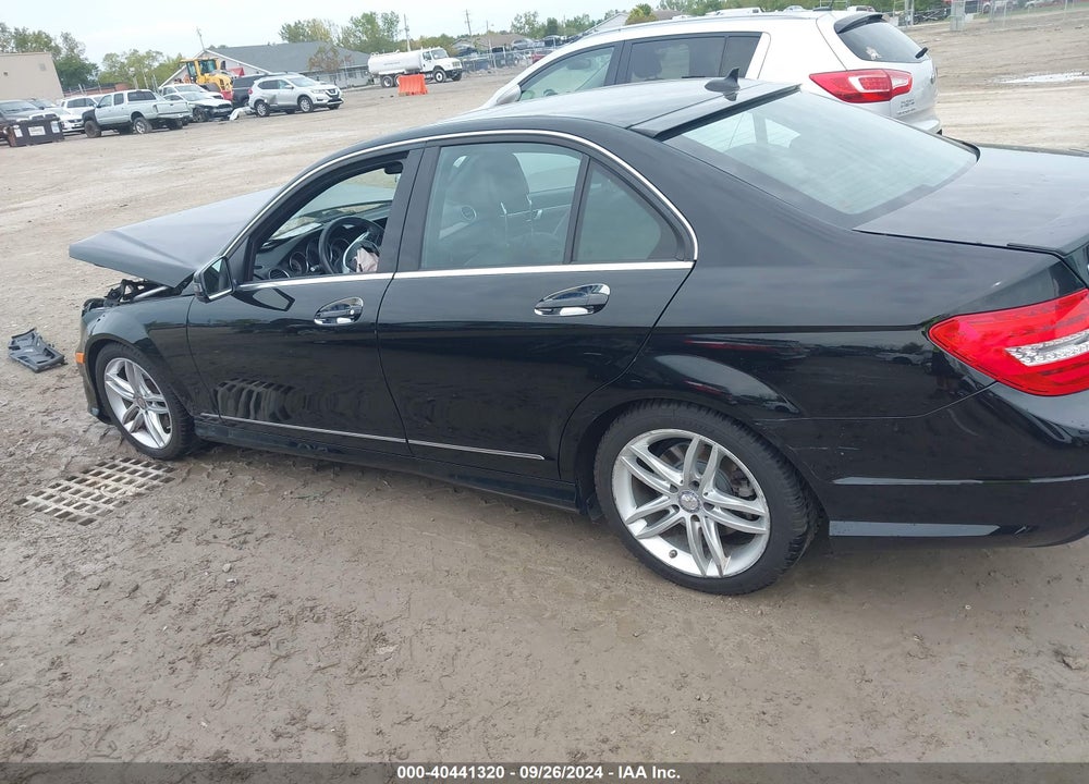 2013 MERCEDES-BENZ C 300 LUXURY 4MATIC/SPORT 4MATIC VIN: WDDGF8AB3DR267586