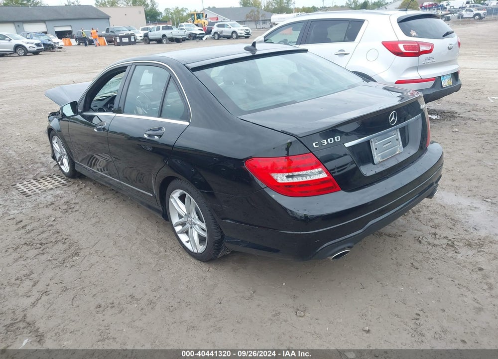 2013 MERCEDES-BENZ C 300 LUXURY 4MATIC/SPORT 4MATIC VIN: WDDGF8AB3DR267586