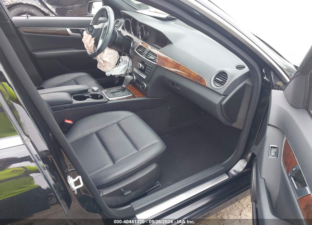 2013 MERCEDES-BENZ C 300 LUXURY 4MATIC/SPORT 4MATIC VIN: WDDGF8AB3DR267586
