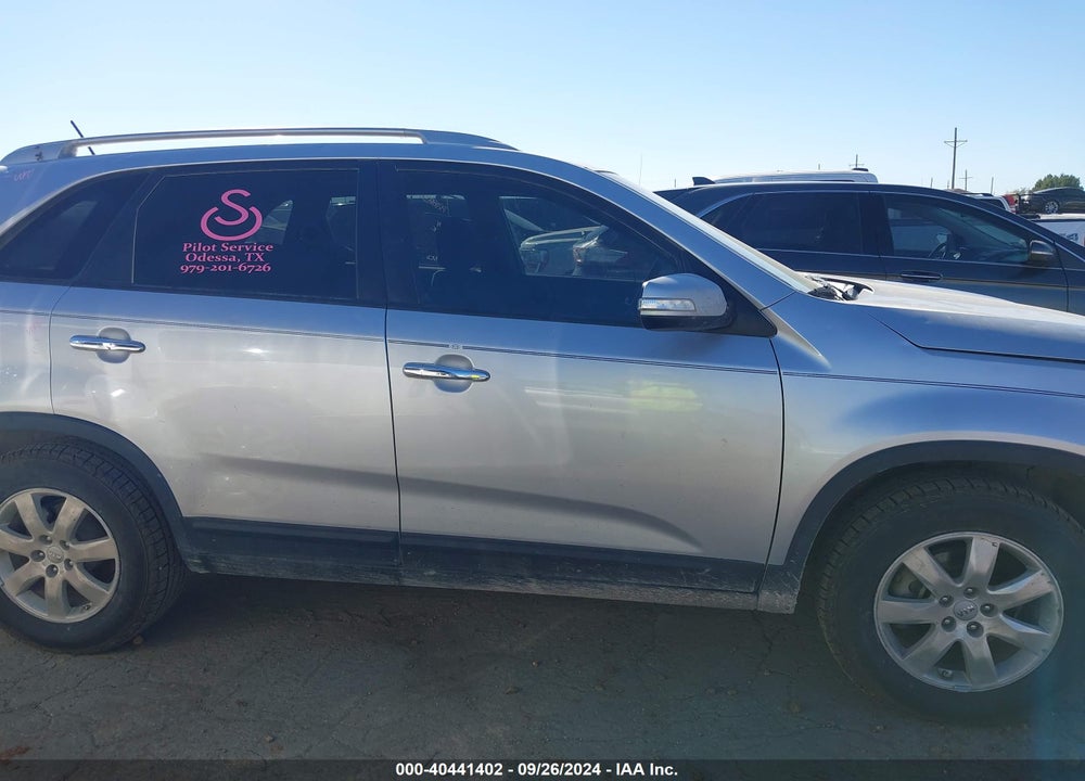 2013 KIA SORENTO LX VIN: 5XYKT3A66DG413495