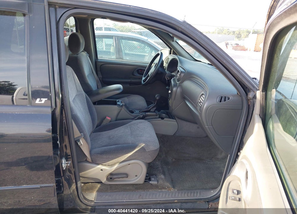 2004 CHEVROLET TRAILBLAZER LT VIN: 1GNDT13S442305191