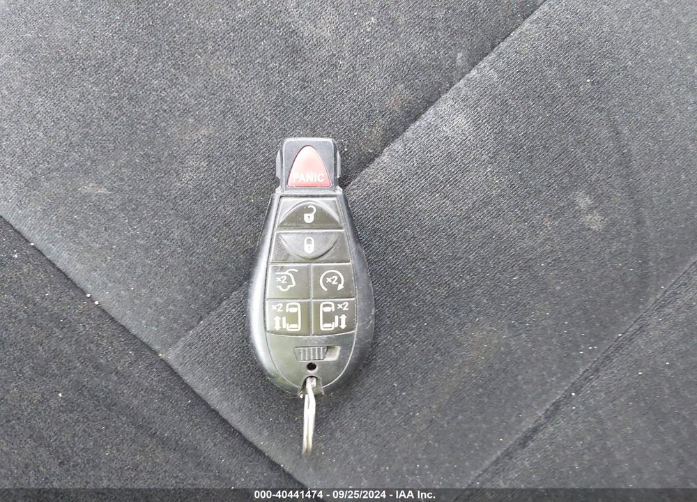 2012 DODGE GRAND CARAVAN CREW VIN: 2C4RDGDG0CR115428