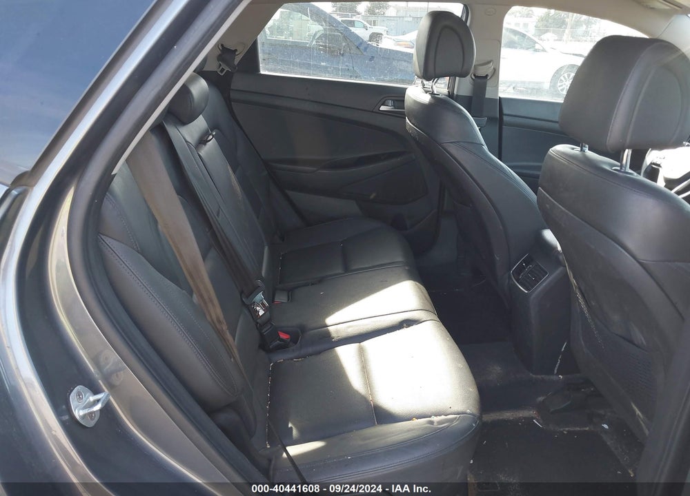 2016 HYUNDAI TUCSON LIMITED VIN: KM8J33A27GU250198