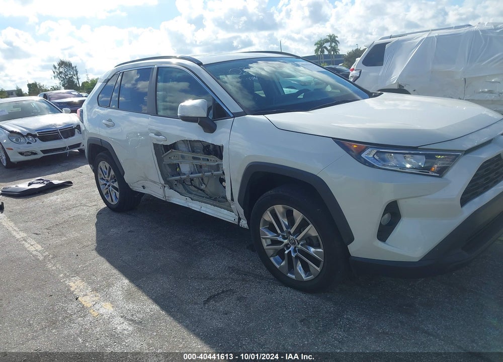 2021 TOYOTA RAV4 XLE PREMIUM VIN: 2T3C1RFV7MW138010
