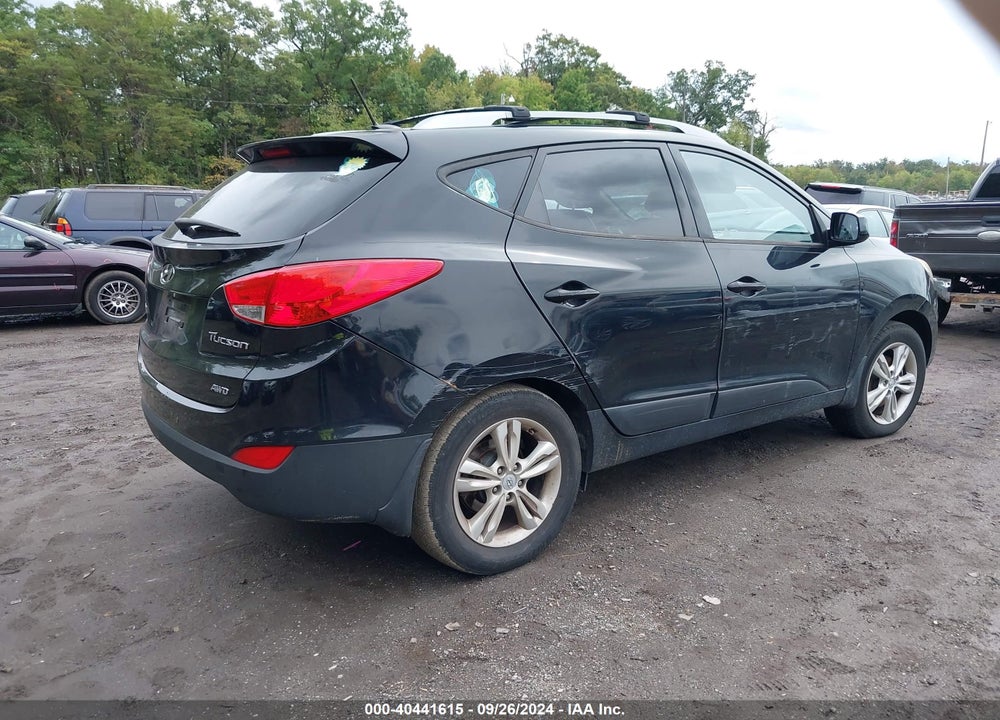 2011 HYUNDAI TUCSON GLS VIN: KM8JUCAC8BU203048