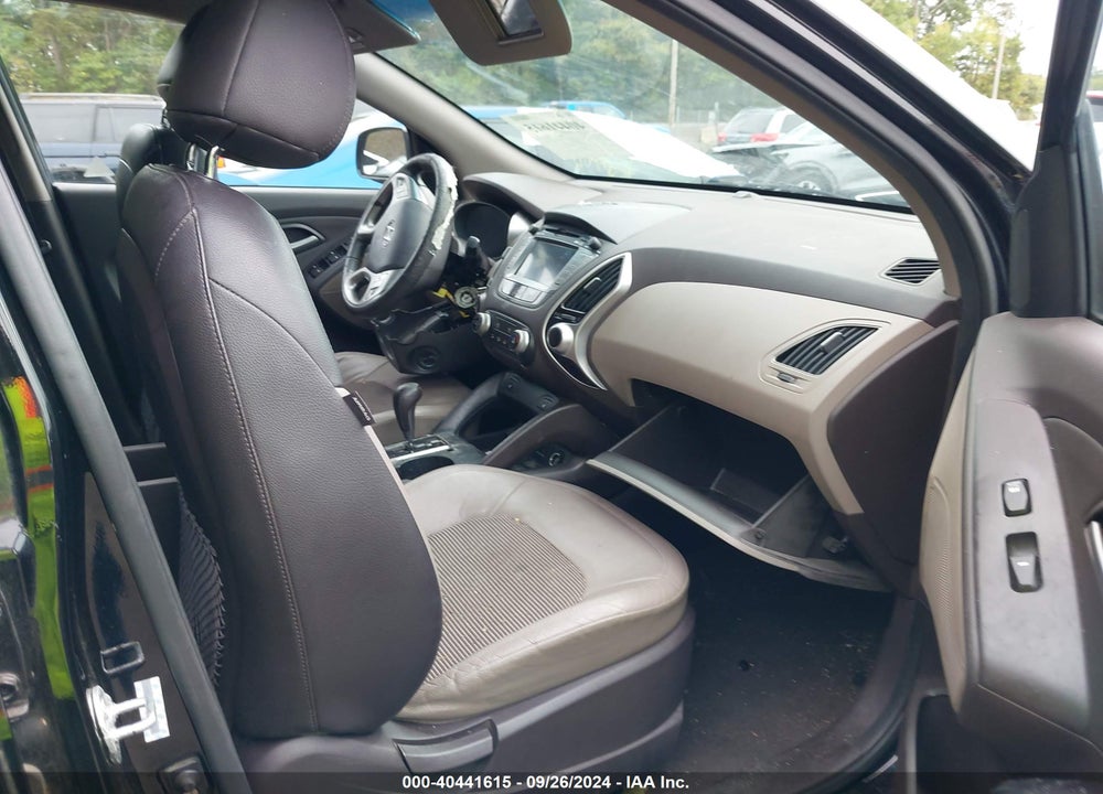 2011 HYUNDAI TUCSON GLS VIN: KM8JUCAC8BU203048