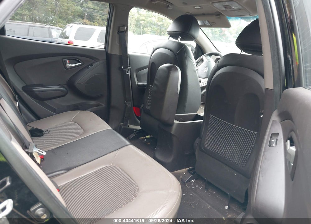 2011 HYUNDAI TUCSON GLS VIN: KM8JUCAC8BU203048