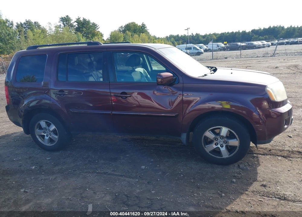 2009 HONDA PILOT EX-L VIN: 5FNYF486X9B024791