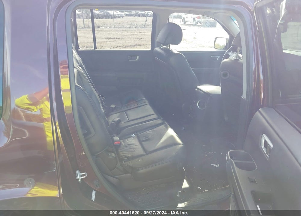 2009 HONDA PILOT EX-L VIN: 5FNYF486X9B024791