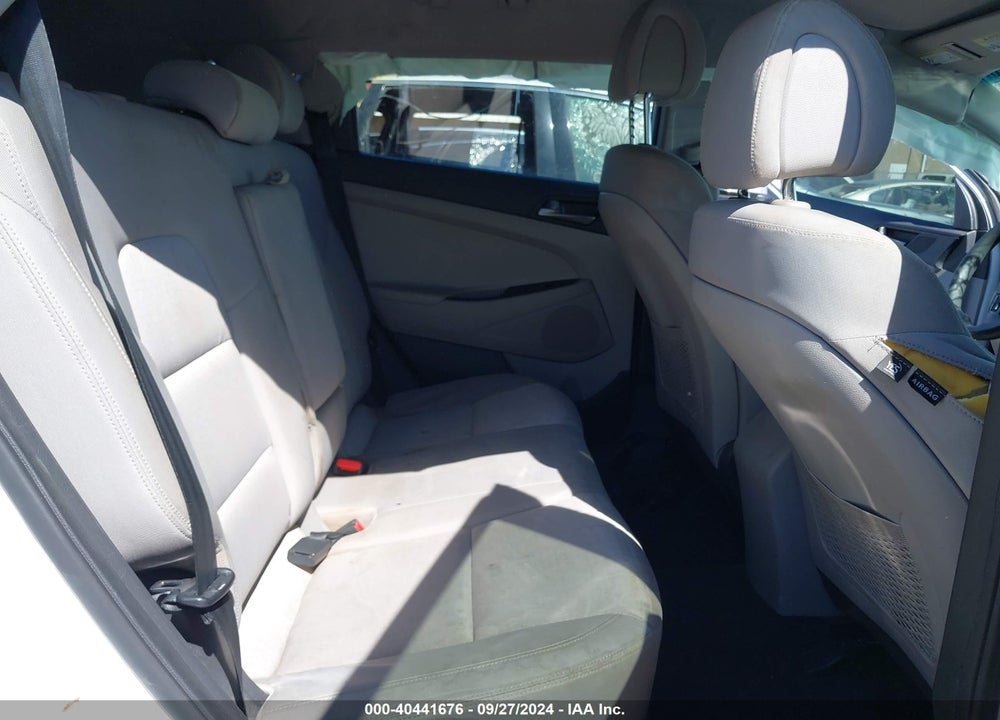2017 HYUNDAI TUCSON SE VIN: KM8J33A45HU492331