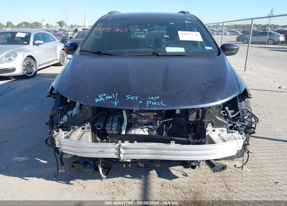 2020 CHRYSLER PACIFICA TOURING L VIN: 2C4RC1BG1LR108426
