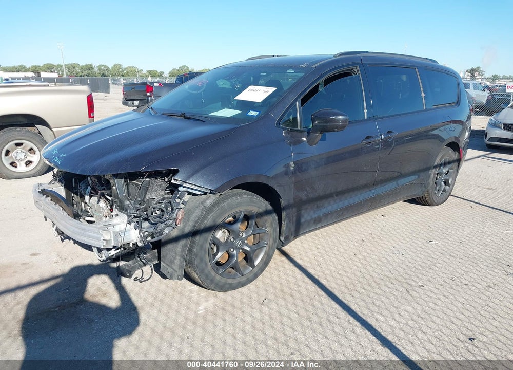 2020 CHRYSLER PACIFICA TOURING L VIN: 2C4RC1BG1LR108426