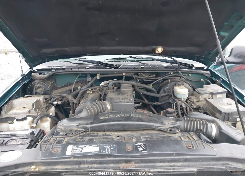 1998 CHEVROLET S-10 LS FLEETSIDE VIN: 1GCCS1442WK219324