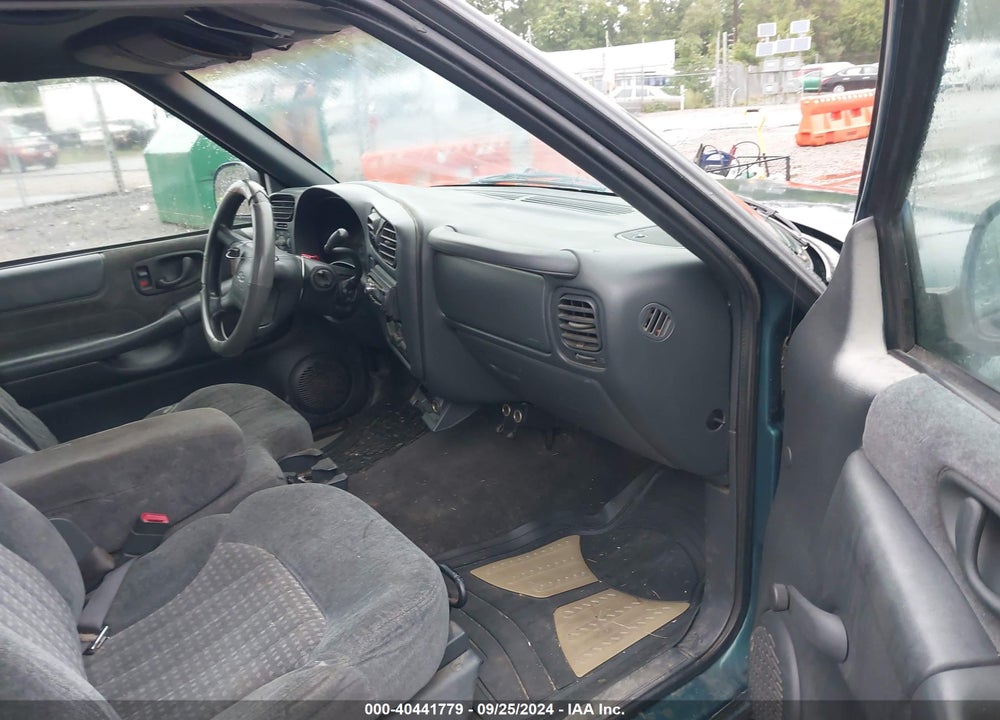 1998 CHEVROLET S-10 LS FLEETSIDE VIN: 1GCCS1442WK219324