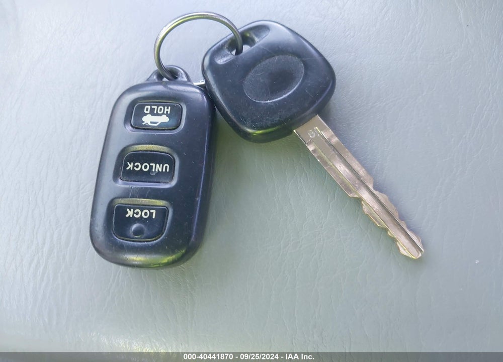 2004 TOYOTA CAMRY LE VIN: 4T1BE32K84U900763