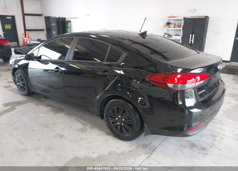 2018 KIA FORTE LX VIN: 3KPFK4A75JE239480