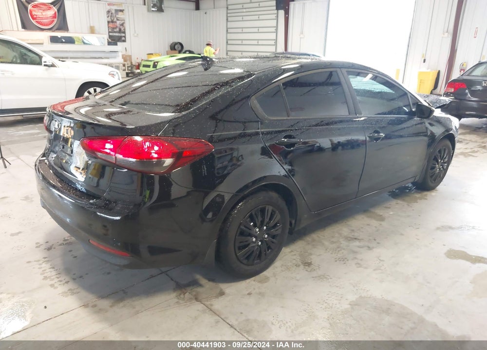 2018 KIA FORTE LX VIN: 3KPFK4A75JE239480