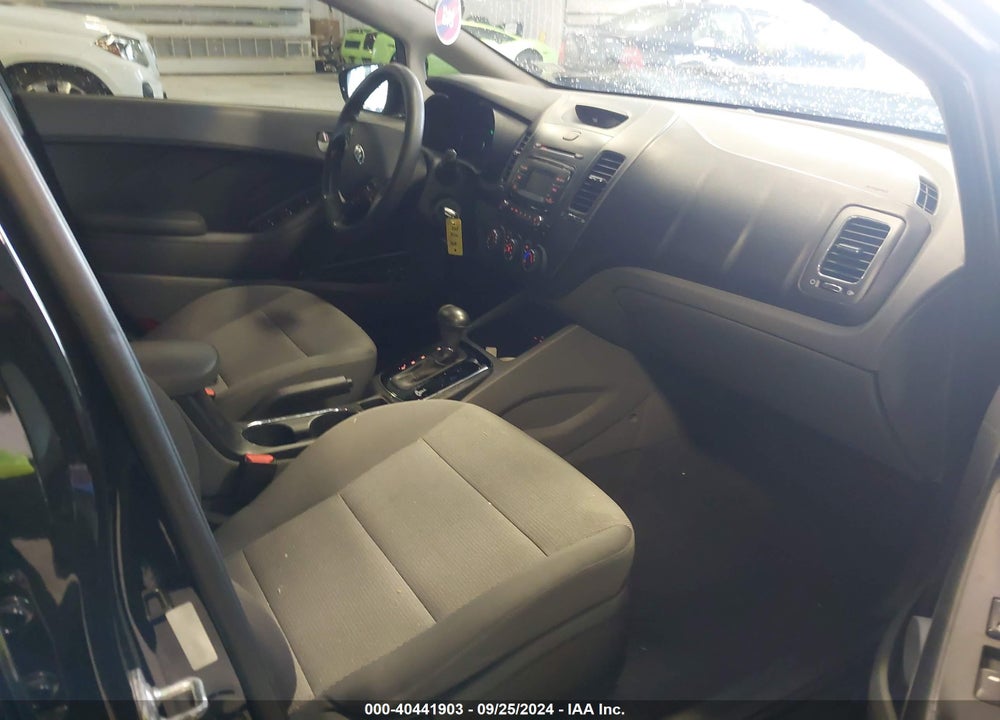2018 KIA FORTE LX VIN: 3KPFK4A75JE239480