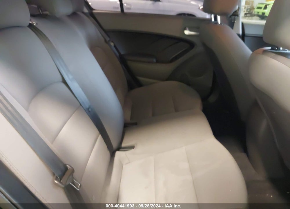 2018 KIA FORTE LX VIN: 3KPFK4A75JE239480