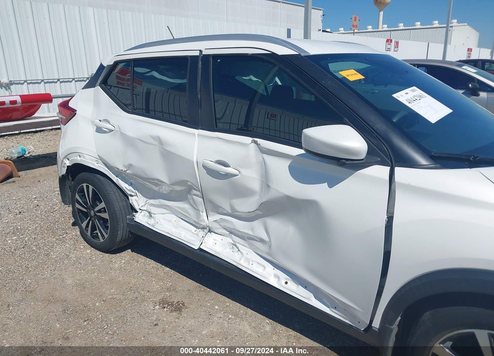 2018 NISSAN KICKS SV VIN: 3N1CP5CU8JL530406