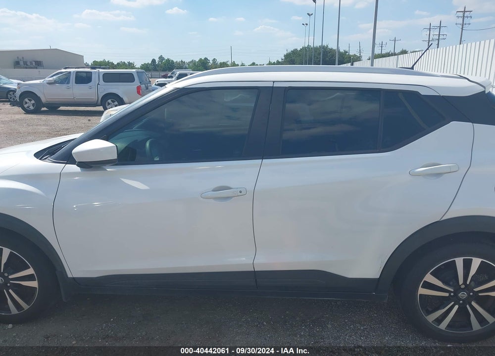 2018 NISSAN KICKS SV VIN: 3N1CP5CU8JL530406
