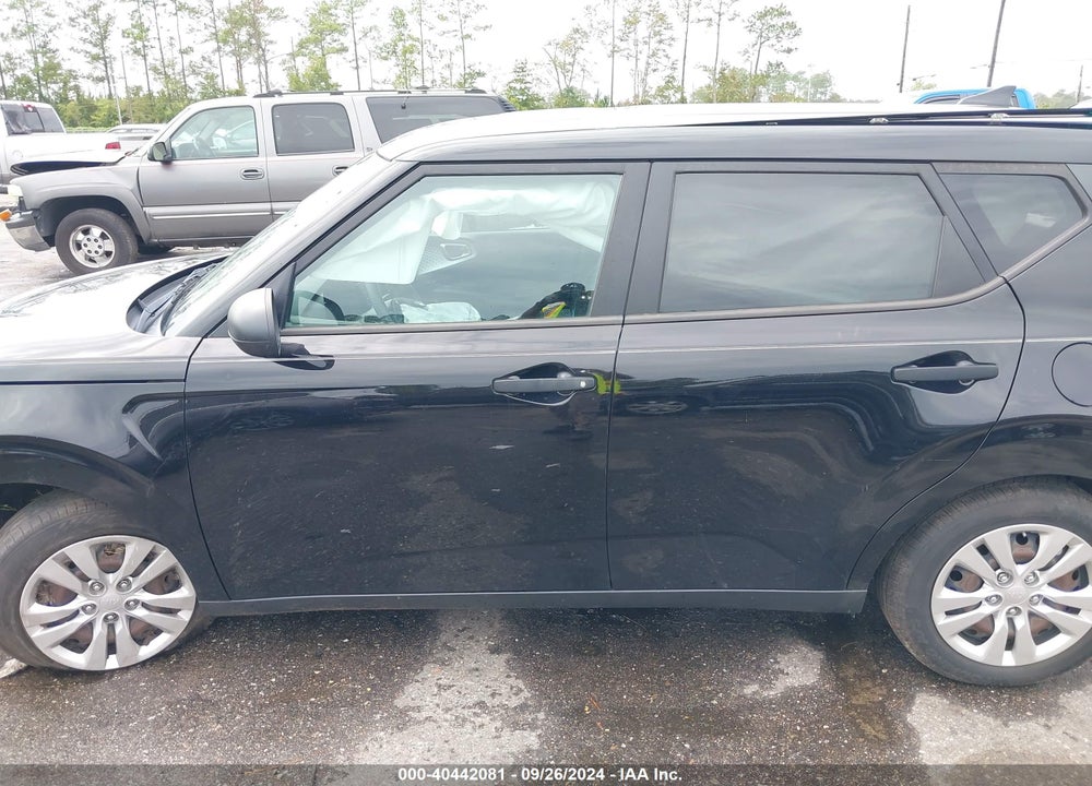 2020 KIA SOUL LX VIN: KNDJ22AU1L7090637