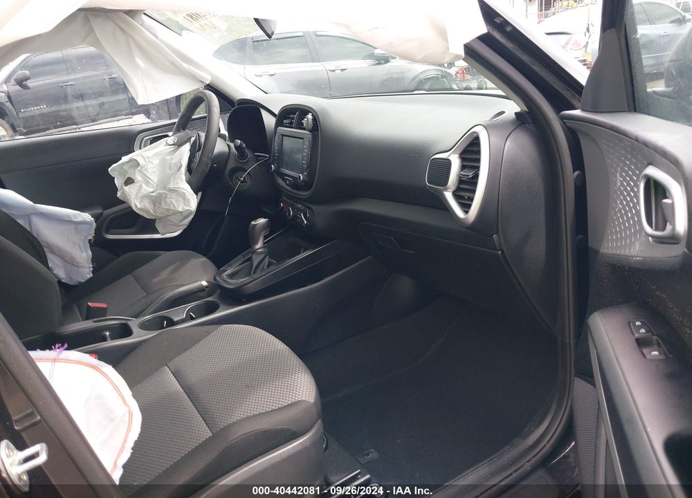 2020 KIA SOUL LX VIN: KNDJ22AU1L7090637