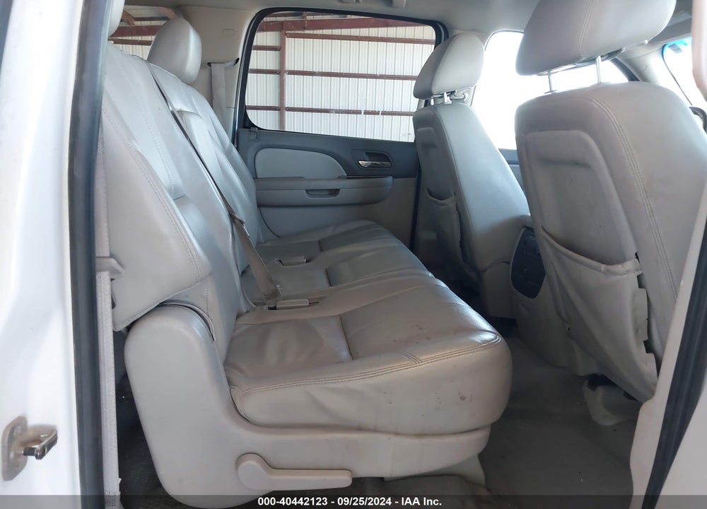 2011 CHEVROLET SUBURBAN 1500 LT1 VIN: 1GNSKJE3XBR192562