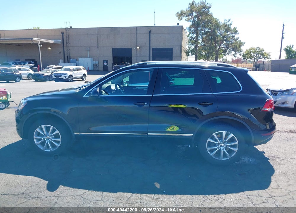 2014 VOLKSWAGEN TOUAREG 3.6L SPORT VIN: WVGEF9BP3ED005868