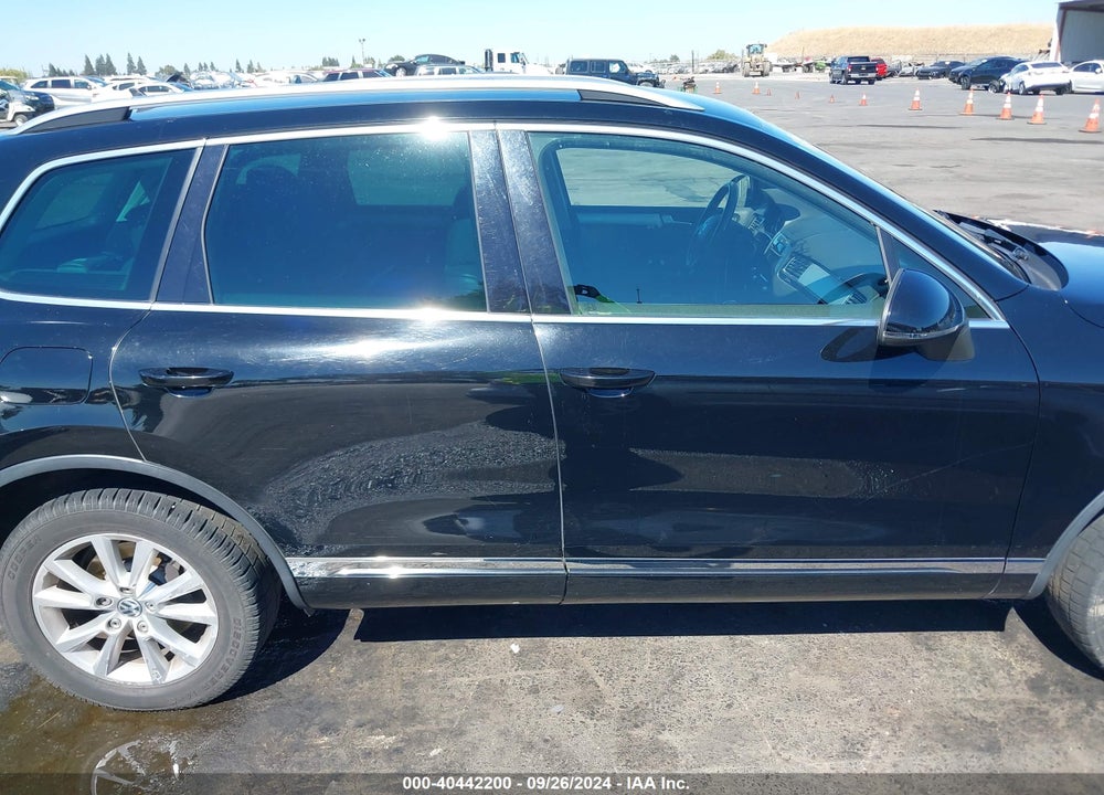 2014 VOLKSWAGEN TOUAREG 3.6L SPORT VIN: WVGEF9BP3ED005868